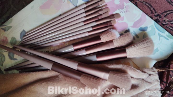 Makeup brush set